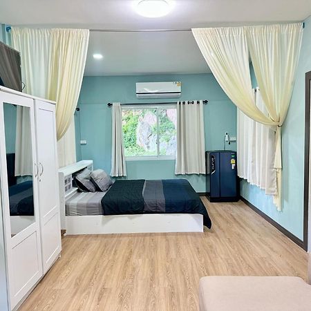 นพรัตน์การ์เด้นฮิลล์ Hotel Uthai Thani Exterior foto